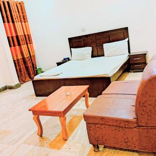 Giggling Guest House - 9