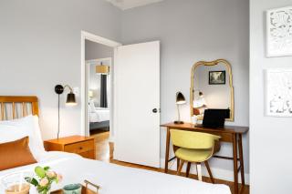 King Bed, Near DT and Best Restaurants, Pets OK! - 1