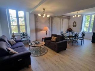 Gîte paisible dans château avec jardin en Auvergne - FR-1-489-604 - 8