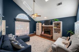 Near ATT Stadium Home Sleeps 7 Fort Worth TX By Vacation Your Way - 3