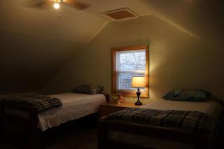 Buffalo 4BR Home 5 Beds, Near Airport & Downtown - 8