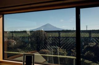 Mt Taranaki Vista - rural escape with scenic views - 0