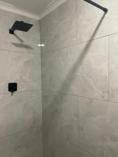 Tucked away with a pool view - 6