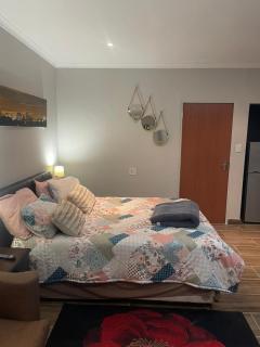 Tucked away with a pool view - 1