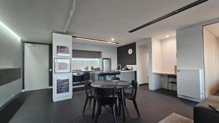 A breathtaking lake view in NewActon Canberra - 8