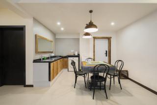 弥尘设计师民宿解放碑店-侘寂中古风之机麻房 - 5