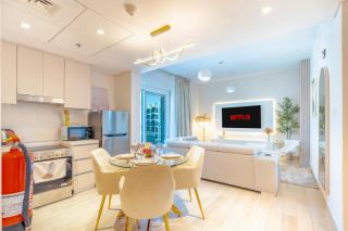 Modern 1-Bed Apartment with Balcony & Free Parking l Near Yas Mall & F1 Yas Island & Sea world - 9