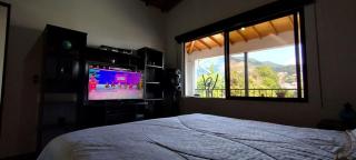 Apartamento Vista Hermosa En la Mitad de Medellín - 4