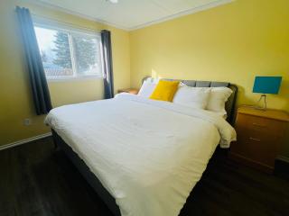 Cozy 2-Bedroom Home in Hinton - 4