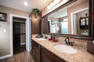 Tuscan Oasis: Elegance with Comfort. King Bed. - 2