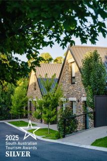 Vale 194 - Luxury Accommodation in McLaren Vale - 5 holiday homes with king size beds - 7