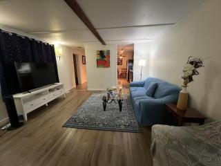 Cozy 2-Bedroom Home in Hinton - 9