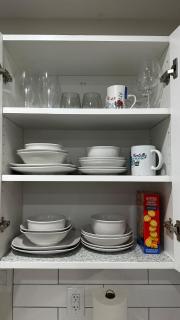 Eastbrook Cozy Basement Suite with Tempur-Pedic Bed - 9