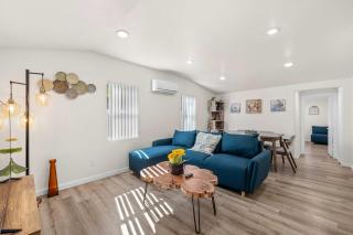 Foothills LA Hideaway Patio Lounge Work-Friendly - 5