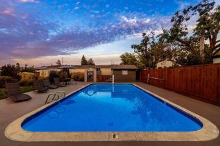 Travelodge by Wyndham Santa Rosa Wine Country - 1