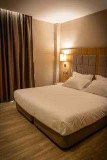 C un petit hotel avec 16 chambre et 3 suite et un restaurant et une cafétéria - Laghouat - 4