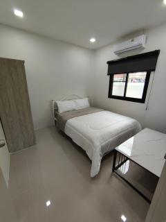 The White House Chalong - 6