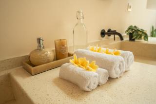 Bohemian Beachfront Apartments - 4