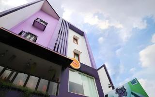 Oriza Hotel Surabaya - 8