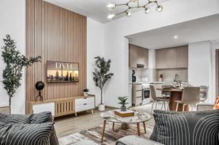 DVH Luxe Retreats 1BR Yas Island near Ferrari World & Yas Mall - 8