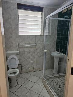 MP Stop Guest House - 3