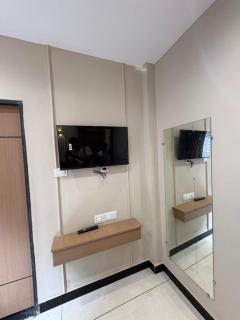 Hotel Shri Kelasham - 5