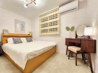 MAPO Station ZERO WATER STAY Mapo Station 7 mins Gongdeok Station 1stop YeouiNaru Han River 1stop Hongdae Sinchon Ideae 20 mins - 2