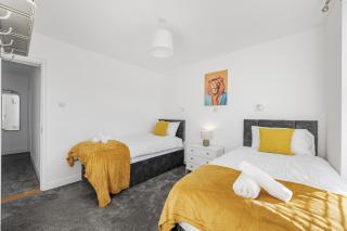 Stylish Parliament House with Free Parking - 9