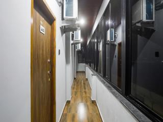 HOTEL O RAHUL SERVICE APPARTMENt 2 - 9