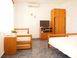 Bunari Apartments - Tribunj - 1