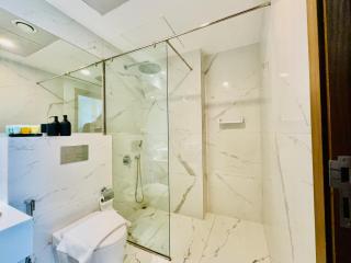 Chic Apt Hameni Tower, JVC Bright with Pool View - 6