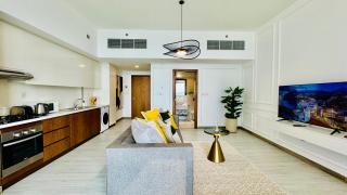 Chic Apt Hameni Tower, JVC Bright with Pool View - 1