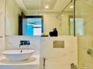 Chic Apt Hameni Tower, JVC Bright with Pool View - 1