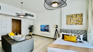 Chic Apt Hameni Tower, JVC Bright with Pool View - 1