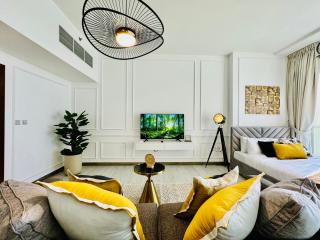 Chic Apt Hameni Tower, JVC Bright with Pool View - 5