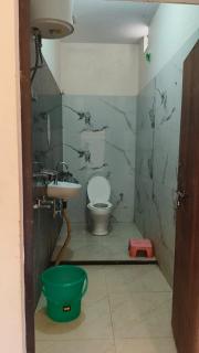 Karunanidhan Hotel - 3