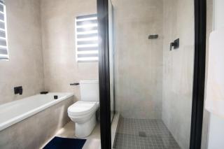 Deplatinum Luxury Apartment-A Home away with love - 4