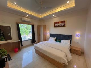 Kamal tourist guide and travel - 1