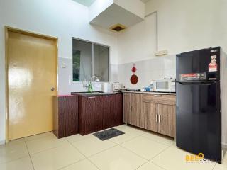 Taiping Crystal Creek Condo Pool Gym Netflix 8-9PAX - 6