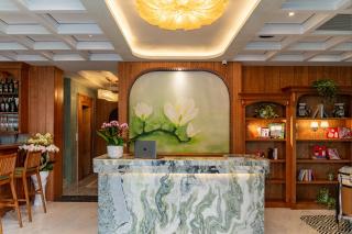 Misaki Tan Son Nhat Airport - Vietjet air Terminal 1 & 2 - free parking - 6