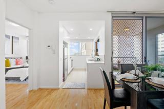 The Ultimate Urban Sanctuary with Balcony - 3