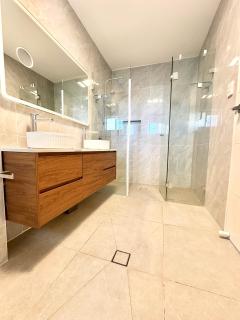 Master room with Ensuite Near Train Station Airport - 7