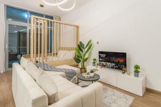 Luxury 2BHK with Floating Bed in Dubai Marina DEC1105 - 3