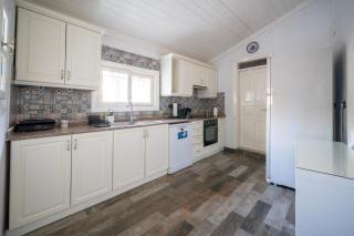 MINIQ HOMES 103 - Stone House with Garden Cinema, Barbecue, Mini Golf - 2