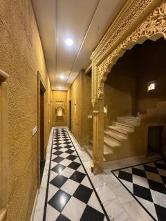 Hotel Golden Pleasant - 3