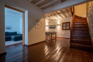 MINIQ HOMES 104 - The Luxurious Stone Retreat - 1