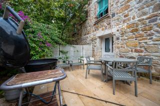 MINIQ HOMES 104 - The Luxurious Stone Retreat - 8