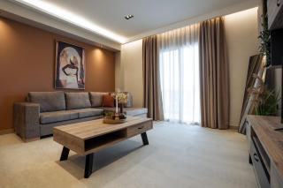 Phōs, Light Modern Living - 4