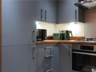 Adeluxe Aura - Entire Ultra Luxury 1-Bedroom Apt with Free WiFi, Netflix and Amazon Prime - 6