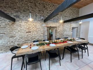 Grande maison 20 min plage, 14 personnes, 5 SDB, literie grand confort - 9